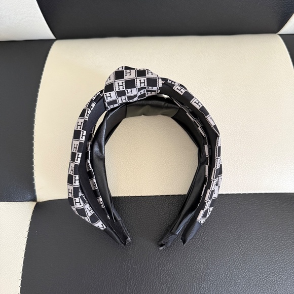 Set of Two Knot Headbands - Picture 7 of 7